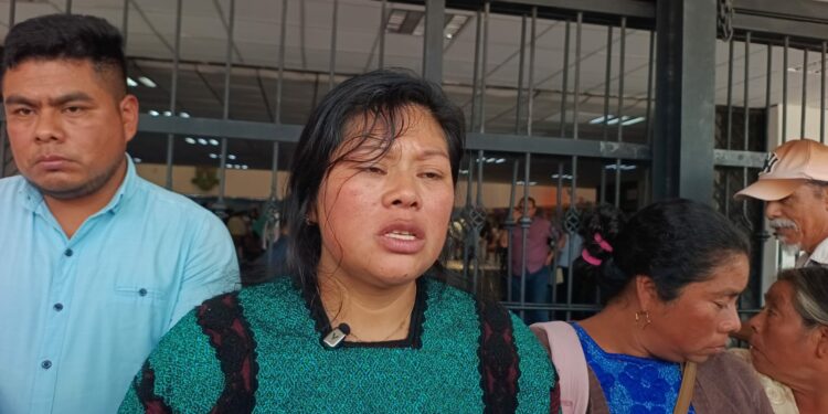 Se manifestaron en el Palacio de Gobierno para exigir su reubicación digna y segura.