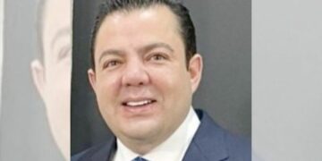 Los nombres de Fernando Padilla Farfán y Ángel Lara, éste último alias el constructor consentido del caído Ángel Torres, suenan cada vez más fuerte en la mira de las carpetas judiciales que comienzan a armarse contra los empresarios del presunto saqueo.