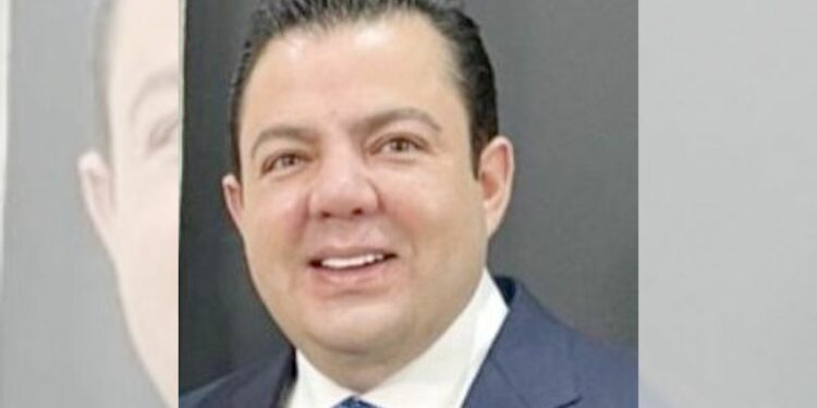 Los nombres de Fernando Padilla Farfán y Ángel Lara, éste último alias el constructor consentido del caído Ángel Torres, suenan cada vez más fuerte en la mira de las carpetas judiciales que comienzan a armarse contra los empresarios del presunto saqueo.