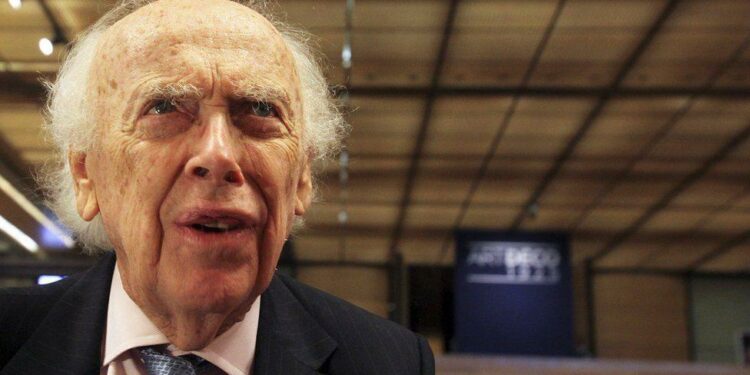 Este hallazgo, basado también en imágenes de cristalografía de Rosalind Franklin y Maurice Wilkins, revolucionó la biología molecular y permitió entender cómo la información genética se copia y hereda de una generación a otra.