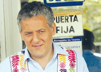 Sabines no tiene carta de buena conducta. AMLO le otorgó pasaporte diplomático, que es otra cosa.