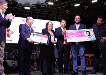 El festival apostó por la inclusión: desde títeres y loterías literarias para la niñez, hasta un día dedicado a juventudes con rock, ska y expresiones urbanas.