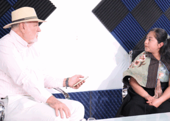 Wendy Gómez, de Zinacantán, obtuvo el primer lugar con “Distorsión”, obra sobre la desinformación.