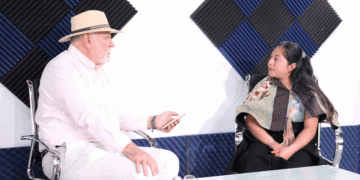 Wendy Gómez, de Zinacantán, obtuvo el primer lugar con “Distorsión”, obra sobre la desinformación.