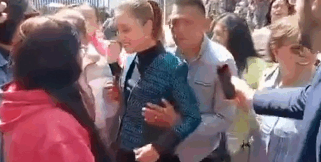 El País calificó su reacción como “un ejemplo contra el acoso”, al destacar el mensaje político y simbólico que envía en un país donde la violencia de género sigue normalizada 