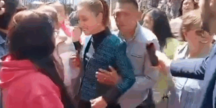 El País calificó su reacción como “un ejemplo contra el acoso”, al destacar el mensaje político y simbólico que envía en un país donde la violencia de género sigue normalizada