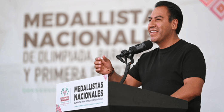 Reconocieron a medallistas chiapanecos por su desempeño nacional.