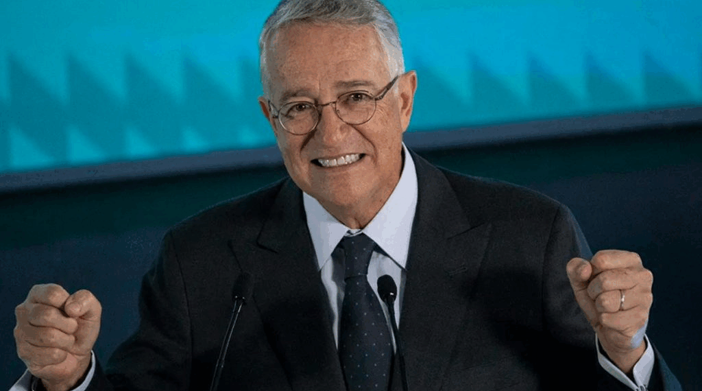Pocos saben que desde el sexenio del priísta Enrique Peña Nieto, Salinas Pliego había incursionado en la rama de la industria petrolera, creando la empresa Typhoon Offshore, S.A.P.I. de C.V. 