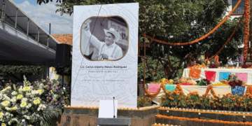 El caso de Uruapan ha tenido es­pecial resonancia en medios locales, nacionales e incluso internacionales, no sólo por la crudeza del atentado —perpetrado en pleno evento públi­co—, sino por los mensajes previos que el propio alcalde difundió.