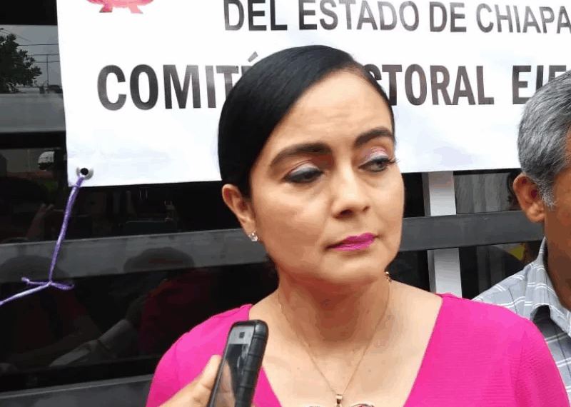 Claudia Ulloa Zenteno, se encuentran inmersos en un nuevo escándalo de ilegalidades, corrupción y tráfico de influencias que, aseguran, buscan consumar una nueva imposición dentro del relevo sindical. 