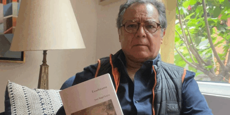 “El arte es irreductible a la tierra, al pueblo y al momento que lo producen; no obstante, es inseparable de ellos.El arte escapa de la historia pero está marcado por ella”. Octavio Paz