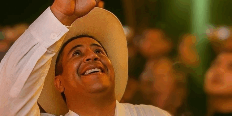 No le hicieron caso. Y lo mataron. Lo mataron a él, delante de su esposa y de sus dos pequeños hijos.