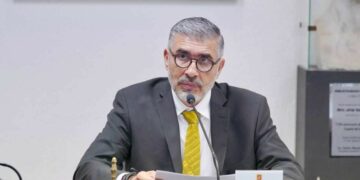 Trabajadores llamaron a movilizarse contra el alcalde capitalino.