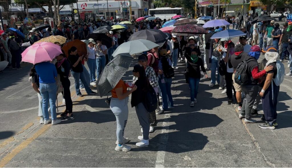Bloqueo de cuatro horas generó caos vial en el centro.