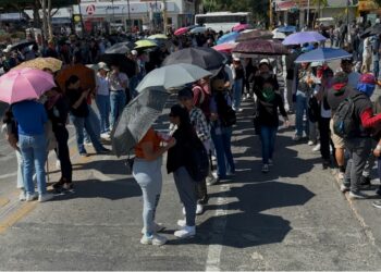 Bloqueo de cuatro horas generó caos vial en el centro.