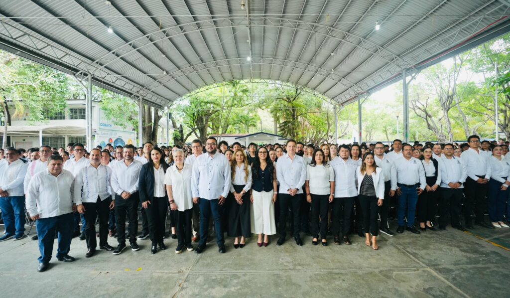 Viridiana Figueroa anunció una gestión centrada en el desarrollo integral del alumnado.