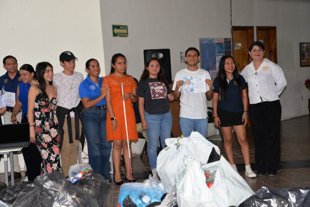 El material fue donado a la Asociación Mexicana para la Ayuda de Niños con Cáncer