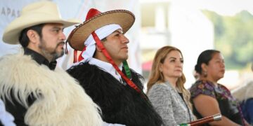 Gobierno reforzó vacunación, alfabetización y obras de agua potable