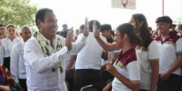 El gobernador reafirma su compromiso con la conectividad y el apoyo a las juventudes chiapanecas.