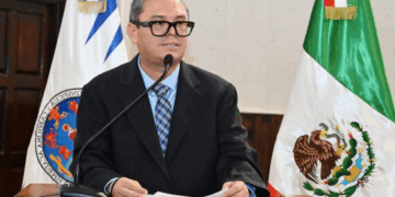 Oswaldo Chacón cumplirá un año al frente de la UNACH, periodo en el que se consolidó como una figura influyente del ámbito académico y político de Chiapas.