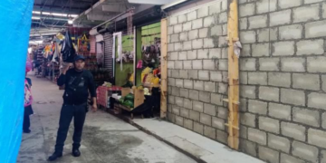 Señalaron que al menos 35 comerciantes, copropietarios legales del mercado desde el año 2008, han sido víctimas de cierres forzados en sus locales.