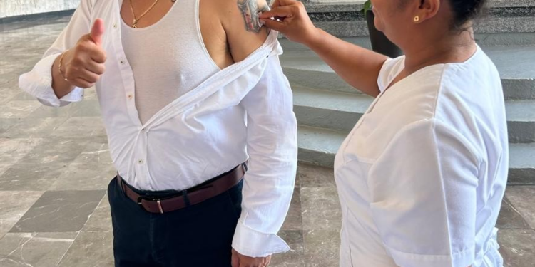 Uriel Estrada fue postulado bajo la categoría de representante indígena, a pesar de haber sido duramente impugnado por autoridades y habitantes de las comunidades tsotsiles, quienes señalaron que no cumple con los requisitos para ostentar esa identidad y exigieron respeto a sus derechos políticos.  