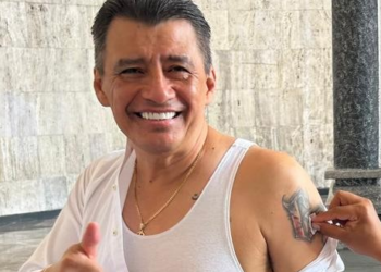 Uriel Estrada fue postulado bajo la categoría de representante indígena, a pesar de haber sido duramente impugnado por autoridades y habitantes de las comunidades tsotsiles, quienes señalaron que no cumple con los requisitos para ostentar esa identidad y exigieron respeto a sus derechos políticos.  