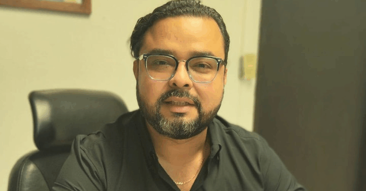 El fracaso de Alfredo Ramírez en Palenque podría ser una señal de que el gobernador está dispuesto a aplicar la "escoba" y limpiar su administración de aquellos que han fallado, incluso si son figuras cercanas al poder. 