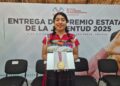 Estudiante del Cecytech fue reconocida por cuento que destacó su formación artística.
