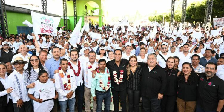 Gobierno estatal celebró primer municipio sin rezago educativo.