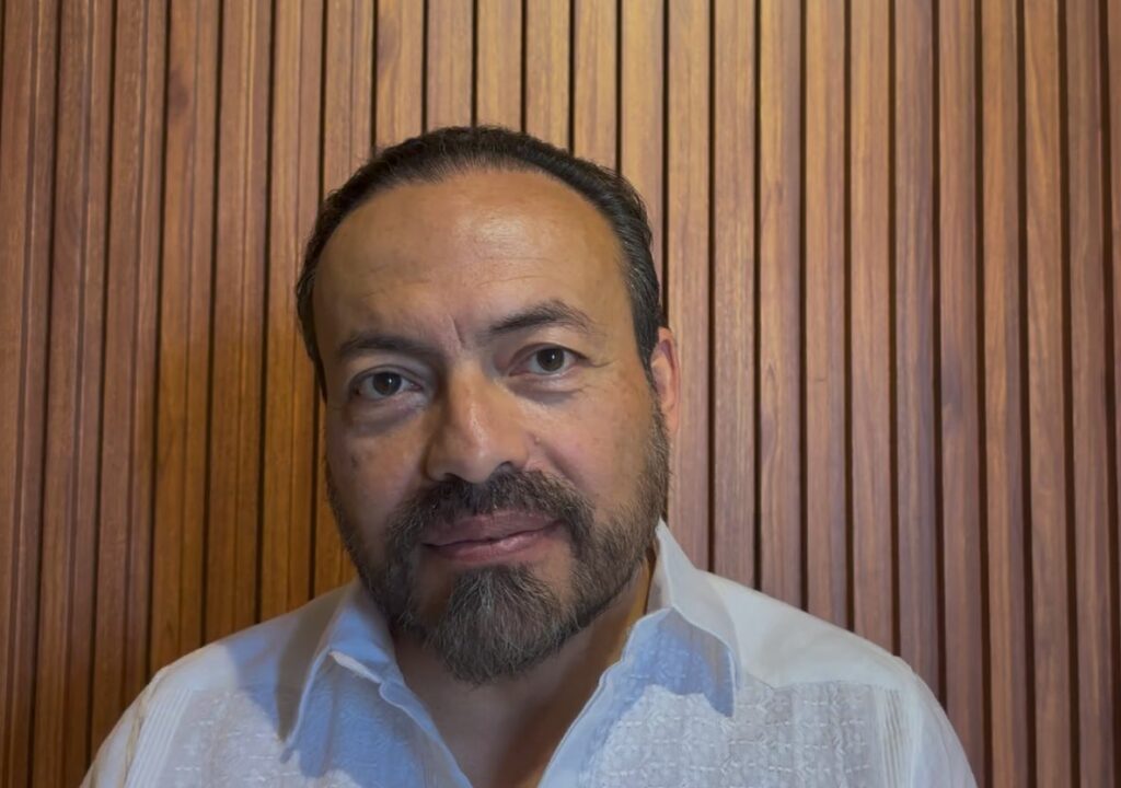 Legisladores federales analizan propuesta para proteger a niñas y niños desde las escuelas.