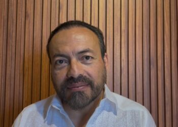 Legisladores federales analizan propuesta para proteger a niñas y niños desde las escuelas.