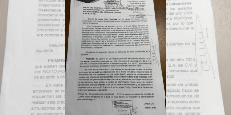 La denuncia presentada en marzo de 2025 por los regidores Francisco Antonio Rojas Toledo y Areli Guadalupe Latournerie Castellanos, sobre presuntas irregularidades en adquisiciones del Ayuntamiento de Tuxtla Gutiérrez durante el ejercicio 2024, avanza en la Fiscalía de Combate a la Corrupción.