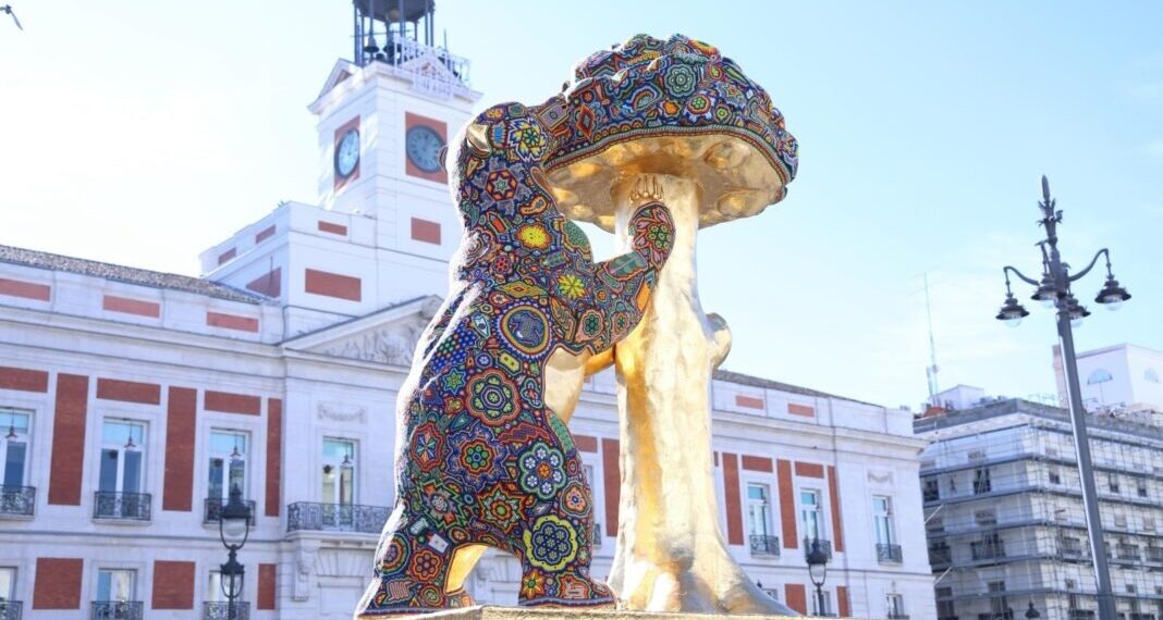 El oso y el madroño: cuando los símbolos de Madrid dialogan con el arte wixárika