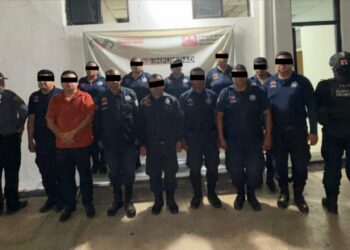 SSP, FGE y FGR, aprehenden a 12 municipales por diversos delitos