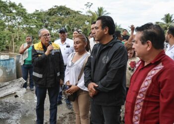 El mandatario también visitó la Escuela Primaria Bilingüe Belisario Domínguez Palencia, donde inauguró nuevos espacios educativos.