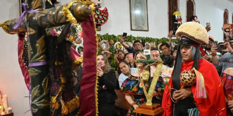 Reconoció el papel de las nuevas generaciones, quienes con compromiso, mantienen vivo el espíritu de esta celebración.