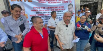 Jubilados y pensionados de la Sección 40 denuncian acoso del secretario general