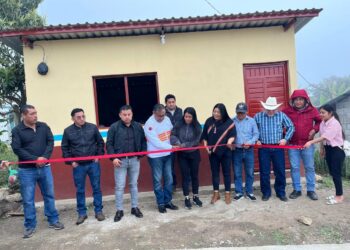 Entregó cuartos dormitorios en El Naranjo