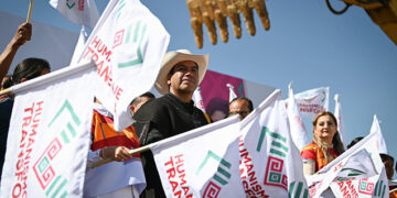 El gobernador Eduardo Ramírez Aguilar, dio inicio a la construcción del Libramiento de las Alfareras Amatenango del Valle–Teopisca, misma que tendrá una inversión superior a los 453 millones de pesos, beneficiando a más de 440 mil habitantes.