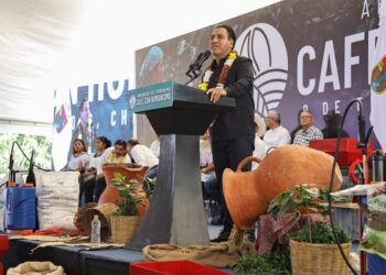 Eduardo Ramírez pone en marcha programa para la cafeticultura