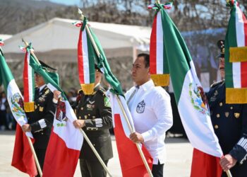 Eduardo Ramírez honra símbolo de unidad