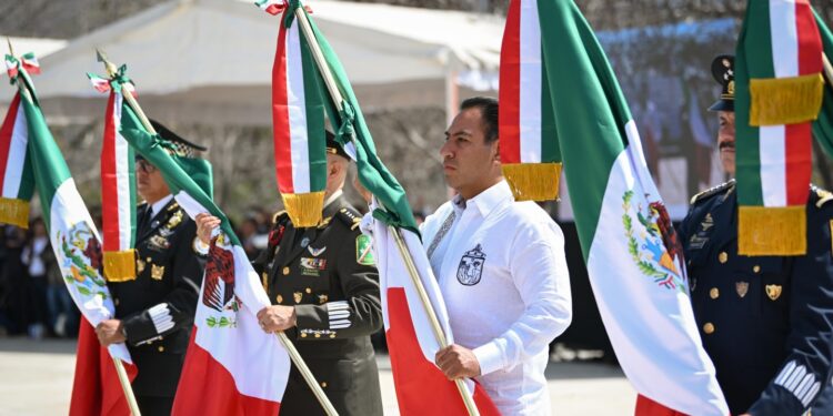 Eduardo Ramírez honra símbolo de unidad