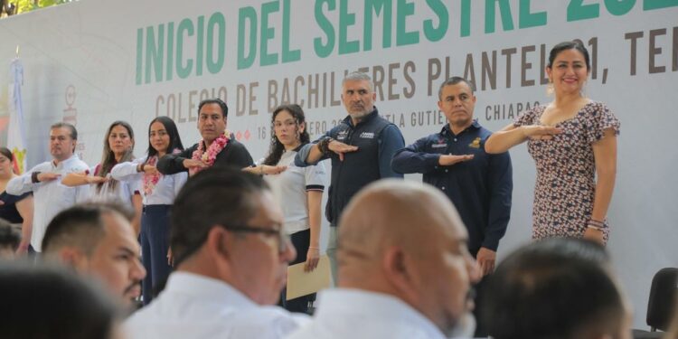 A Ángel Torres no lo topan