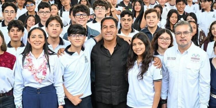 Eduardo Ramírez fortalece infraestructura educativa