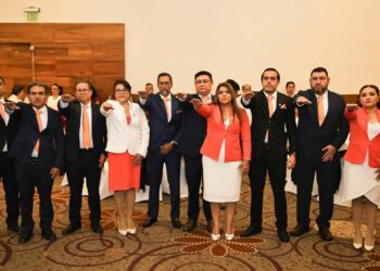 Felicitó a quienes integran el nuevo Consejo Directivo.