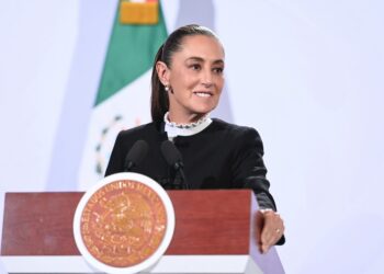 Encabezó el corte de listón inaugural en la estación Vasco de Quiroga