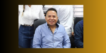 César Espinosa “manosea” la alfabetización