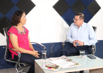 Usuarios participan en actividades terapéuticas y de reflexión.