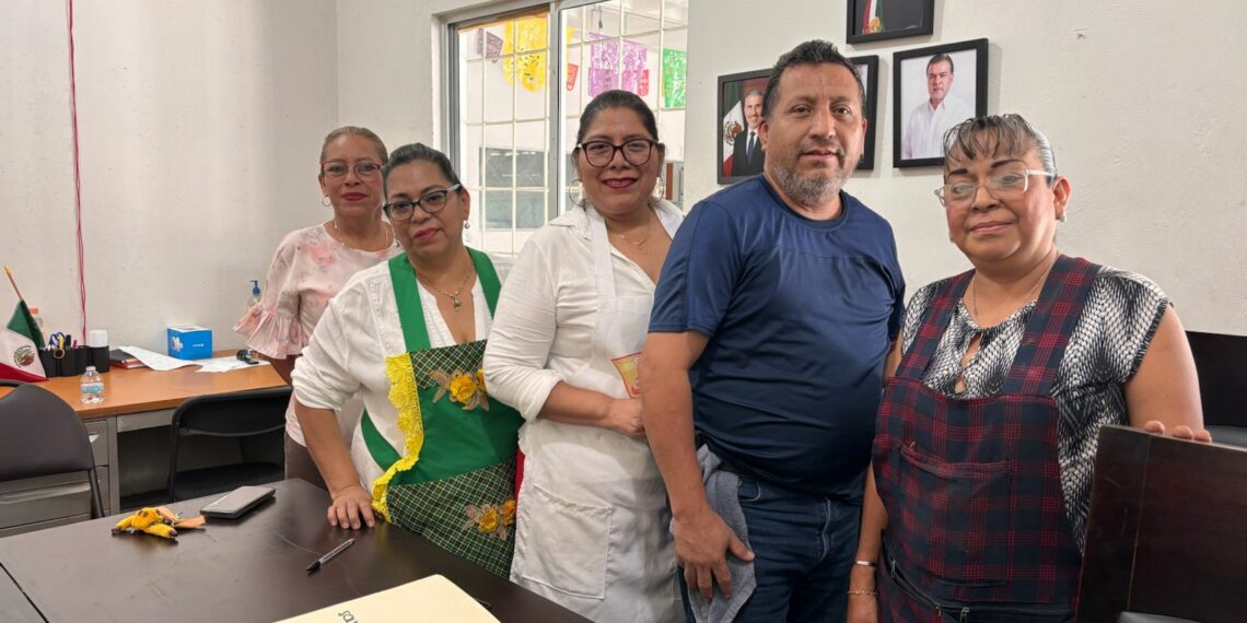 DENUNCIAN IRREGULARIDADES. Les piden firmar documentos por recursos que no recibieron